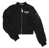 Černý šusťákový podzimní crop bomber s nápisem - NASA H&M