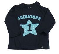 Tmavomodré tričko s hviezdou s číslom