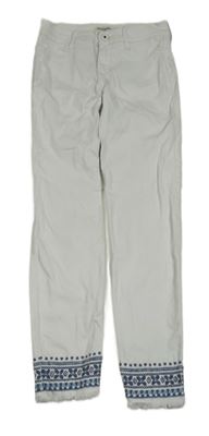 Bílé skinny rifle s modrou výšivkou Abercrombie&Fitch