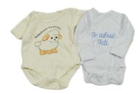 2x body - bílé zavinovací s nápisem + smetanové s ovečkou 