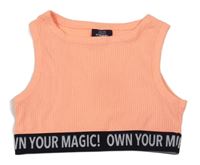 Neónově oranžový rebrovaný crop top s nápismi Page one young