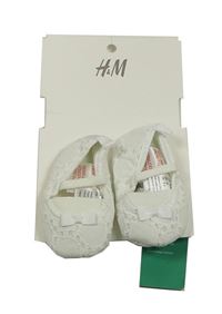 2x biele cápačky s madeirou a mašličkami zn. H&M