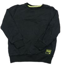 Čierna mikina s nášivkou F&F