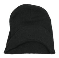 Šedá pletená čepice s kšiltem