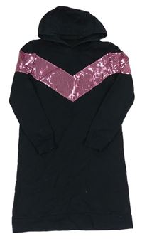 Čierne teplákové šaty s ružovymi flitre a kapucňou