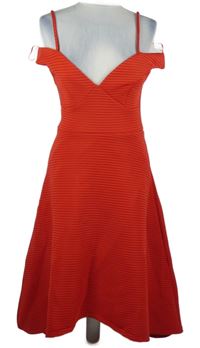 Nové - Dámské červené pruhované koktejlové šaty s odhalenými rameny Quiz 