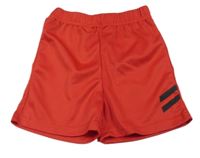 Červené športové kraťasy s pruhmi