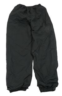 Čierne kockované šušťákové funkčné podšité nohavice MOUNTAIN WAREHOUSE