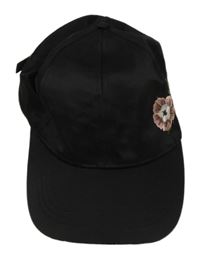 Černá saténová kšiltovka s kytičkami gina tricot