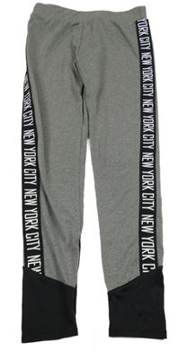 Šedo-černé sportovní legíny s nápisem Yd.