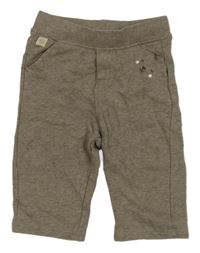 Hnedé tepláky s čumáky