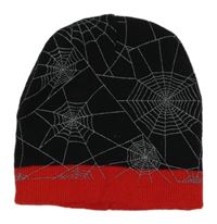 Čierno-červená čapica s pavučinami