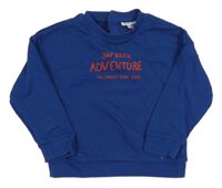 Tmavomodrá mikina s nápisem 