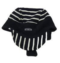 Tmavomodro-bílá pruhovaná tepláková kšiltovka s ochranou krku 