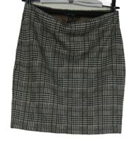 Dámska čierno-biela kockovaná sukňa New Look