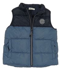 Tmavomodro-modrá šusťáková zateplená vesta s potiskem H&M