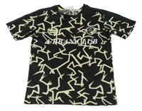 Čierno-žlté vzrované športové tričko s nápisom Young Idols