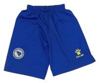 Zafírové športové kraťasy s nášivkou