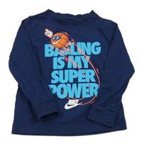 Tmavomodré triko s nápisem a míčem Nike