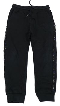 Čierne tepláky s nápismi Mayoral