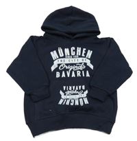 Tmavomodrá mikina s nápismi a vreckom a kapucňou Uneek