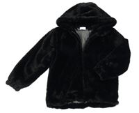 Čierna kožušinová podšitá bunda s kapucňou