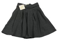 Nové - Antracitová skladaná sukňa