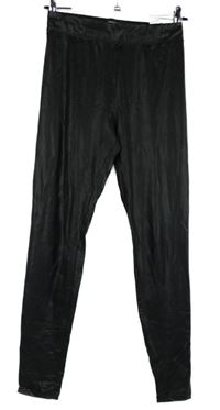 Dámske čierne potiahnuté é legíny Bershka