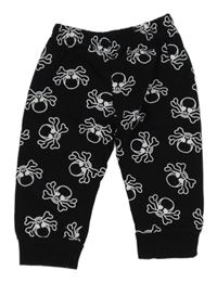 Čierne tepláky s lebkami