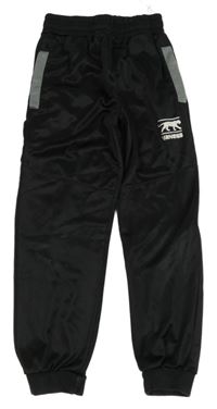 Čierne športové tepláky s potlačou