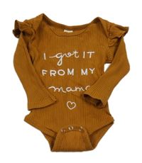 Hnedé rebrované body s nápisom a volánikmi