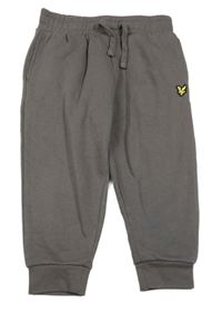 Tmavošedé tepláky s nášivkou Lyle&Scott