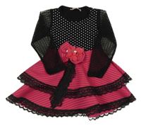 Čierno-fuchsiové šaty s čipkou a kvetinou