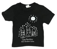 Čierne tričko s domky a sluncem