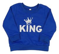 Modrá mikina s nápisom