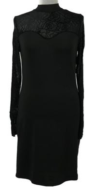 Dámské černé šaty s tylovými květovaný rukávy a výstřihem 