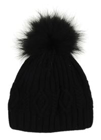 Černá čepice s bambulí 