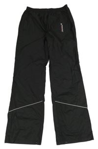 Černé šusťákové nepromokavé kalhoty s nápisem C&A