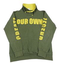 Khaki mikina s nápisem a komínovým límcem