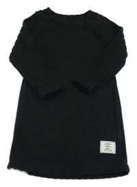 Čierne rebrované úpletové šaty s nášivkou