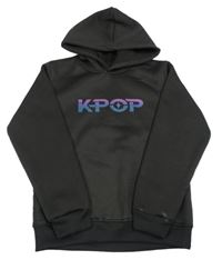 Čierna mikina s nápisom a kapucí - K-Pop