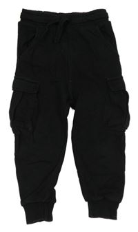 Černé tepláky s kapsami George