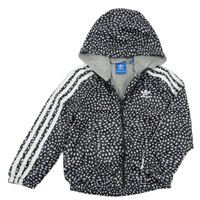 Černo-bílá šusťáková jarní bunda se srdíčky a kapucí Adidas
