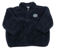 Tmavomodrá chlpatá mikina s nášivkou s číslom impidimpi