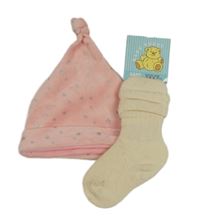 Nové - 2Set - Ružová zamatová čapica s hviezdičkami PRIMARK + smetanové ponožky vel. 16-18