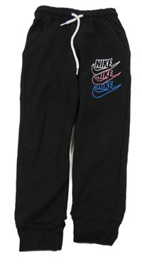 Černé tepláky s logy Nike
