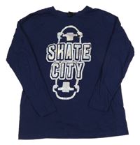 Tmavomodré tričko s nápisom a skateom Y.F.K.