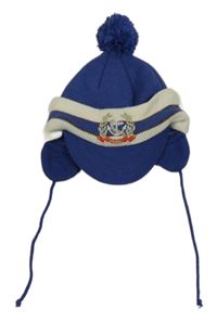 Modro-bílá čepice s výšivkou a bambulí 