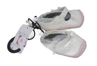 Nové - Bielo-ružové koženkové cápačky Matalan