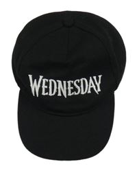 Černá kšiltovka s nápisem - Wednesday Terranova